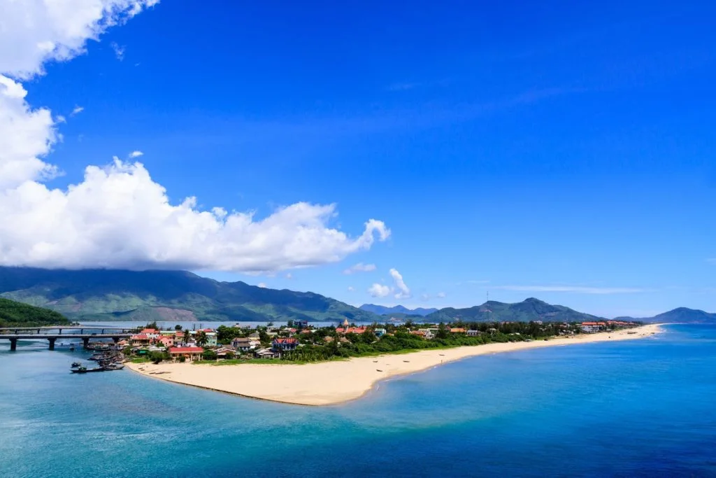 21-Day Vietnam Cycling Adventure: Conquer the Legendary Mountain Passes